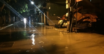 Hà Nội: Mưa lớn khiến nhiều tuyến đường ngập sâu