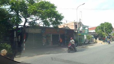 Khu vực xảy ra vụ x&ocirc; x&aacute;t v&agrave; tiếng s&uacute;ng nổ. (Ảnh: b&aacute;o Tiền phong)