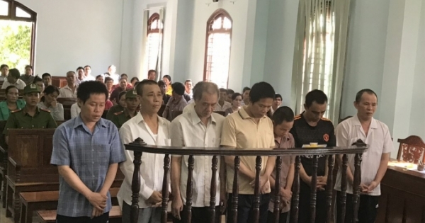 Băng nhóm trộm cắp chuyên ghé thăm tiệm vàng hầu tòa