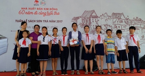 Sôi nổi cuộc thi tô màu tập thể về biển đảo, quê hương tại Tuần lễ sách Sơn Trà 2017