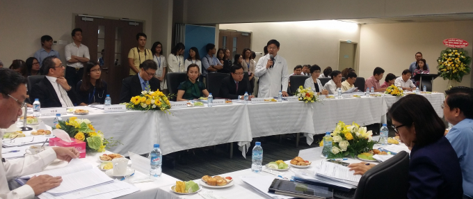 L&atilde;nh đạo bệnh viện ph&aacute;t biểu về những kh&oacute; khăn v&agrave; kiến nghị chủ tịch th&agrave;nh phố xem x&eacute;t, th&aacute;o gỡ cho doanh nghiệp.