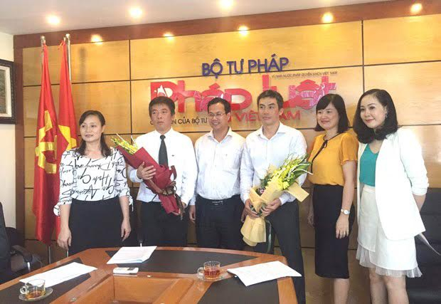 Giao lưu trực tuyến c&ugrave;ng Vụ trưởng Ph&aacute;p luật Quốc tế (Bộ Tư ph&aacute;p) Bạch Quốc An v&agrave; Q. Vụ trưởng Vụ ASEAN (Bộ Ngoại giao) Vũ Hồ qua b&aacute;o điện tử PLVN.