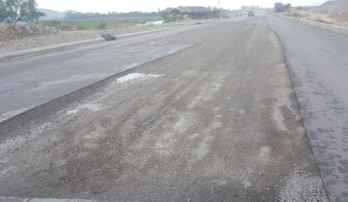 Hiện tại chủ đầu tư đ&atilde; x&aacute;c định được một số nguy&ecirc;n nh&acirc;n dẫn đến t&igrave;nh trạng hư hỏng của tuyến đường v&agrave; đề ra phương &aacute;n khắc phục trong thời gian tới.