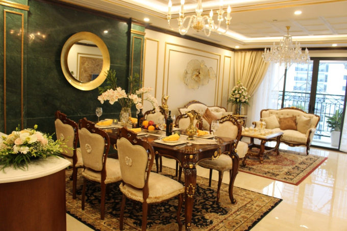 T&acirc;n Ho&agrave;ng Minh tri &acirc;n kh&aacute;ch h&agrave;ng v&agrave; khai trương căn hộ mẫu D&rsquo;. LE ROI SOLEIL