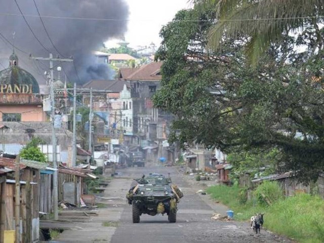 C&aacute;c trận chiến ở TP Marawi vẫn diễn ra quyết liệt.