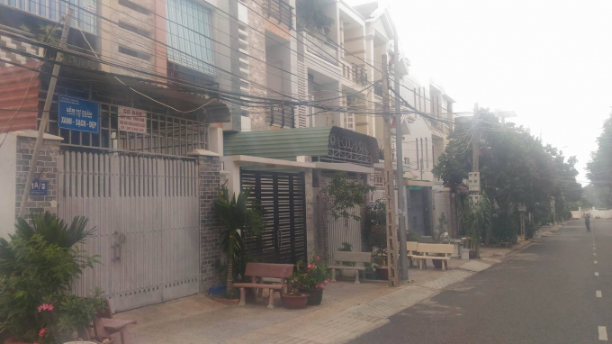 C&aacute;c hộ d&acirc;n trong Khu tập thể Th&aacute;ng Mười c&oacute; giấy GCN QSDĐ được cho l&agrave; chồng lấn l&ecirc;n phần đất trong giấy GCN QSDĐ&nbsp;của C&ocirc;ng ty OSC.