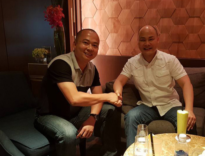 &Ocirc;ng Đo&agrave;n Văn Hiểu Em (tr&aacute;i) bắt tay c&ugrave;ng CEO Nguyễn Tử Quảng của BkavẢNH: HIỂU EM