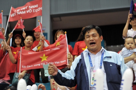 Sợ mang tiếng, Phó đoàn 