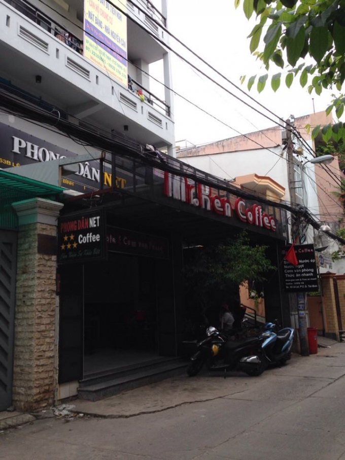 Cửa h&agrave;ng của anh P, nơi xảy ra vụ việc chiều 10/7.