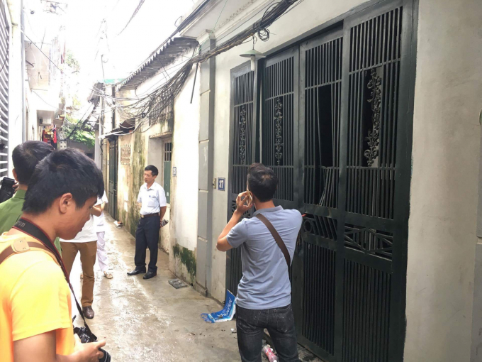 Hiện lực lượng chức năng đang c&oacute; mặt ở hiện trường để điều tra nguy&ecirc;n nh&acirc;n vụ việc tr&ecirc;n.&nbsp;