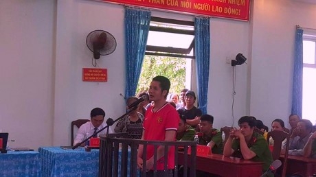 Thừa Thiên Huế: Chồng đâm chết vợ vì bị giành con