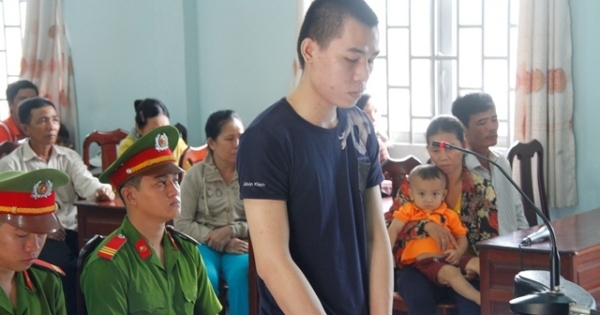 Đâm chết bạn gái vì nghĩ bị phản bội