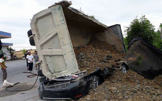 Hiện trường xảy ra vụ tai nạn nghi&ecirc;m trọng.