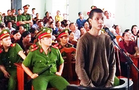 Khánh Hòa: 16 năm tù cho kẻ giết người trong quán ăn đêm