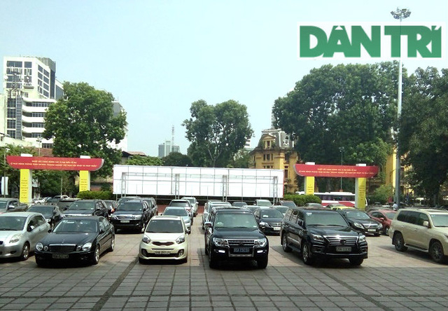 Mục ti&ecirc;u đến 2020 sẽ giảm tới một nửa số &ocirc; t&ocirc; phục vụ c&ocirc;ng t&aacute;c chung.