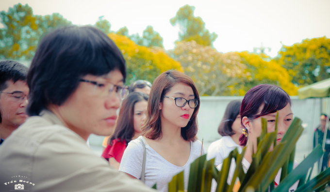 Chuyến đi n&agrave;y gi&uacute;p nhiều anh chị em ph&oacute;ng vi&ecirc;n c&ocirc;ng t&aacute;c tại b&aacute;o Ph&aacute;p luật Việt Nam c&oacute; cơ hội hiểu hơn về lịch sử h&agrave;o h&ugrave;ng của cha &ocirc;ng.