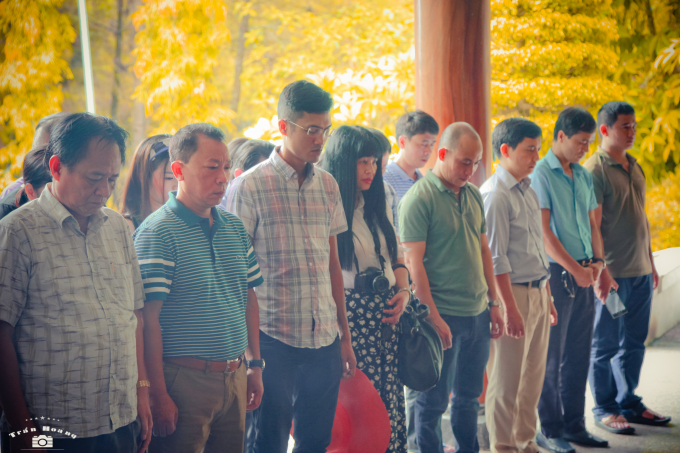 K&iacute;nh cẩn nghi&ecirc;ng m&igrave;nh trước vong linh c&aacute;c c&ocirc; g&aacute;i