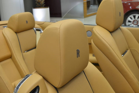 D&ugrave; phần mui cần tới 22 gi&acirc;y để đ&oacute;ng mở, chiếc mui trần c&aacute;ch &acirc;m tốt nhất thế giới chạy rất nhanh khi n&oacute;i đến hiệu suất.