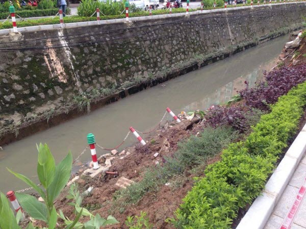 Sụt l&uacute;n một đoạn d&agrave;i.