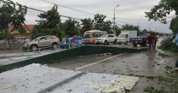 Chìm tàu chở than trong bão số 2, 13 người mất tích