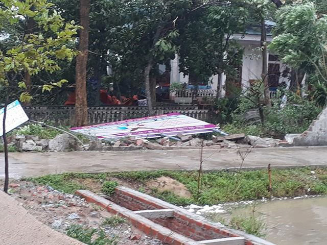 B&atilde;o qu&eacute;t qua, c&acirc;y đổ ngổn ngang, nhiều đường bị ngập