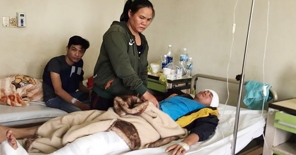 Khánh Hòa: Lật xe khách giường nằm trong đêm, 11 người bị thương nặng