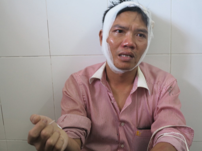 Anh Nguyễn Văn S&aacute;ng một trong số c&aacute;c thuyền vi&ecirc;n tr&ecirc;n t&agrave;u VTB 26 b&agrave;ng ho&agrave;ng kể lại ph&uacute;t gi&acirc;y gặp nạn.