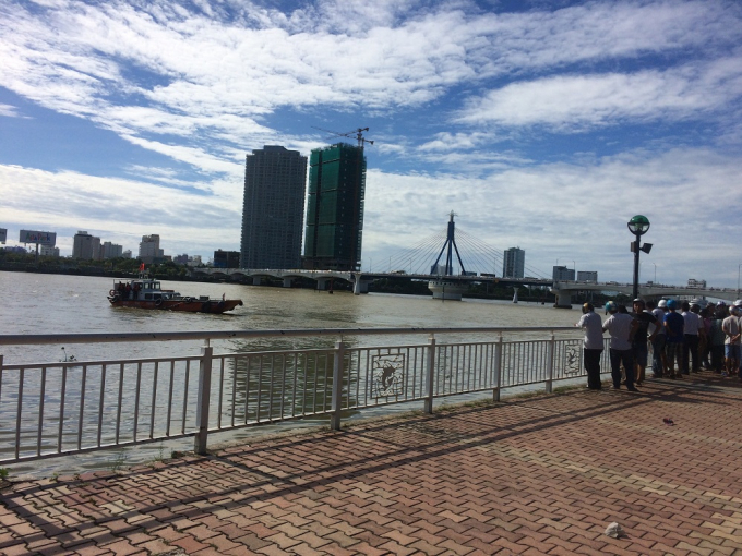 Cơ quan chức năng đang truy t&igrave;m tung t&iacute;ch người thanh ni&ecirc;n gặp nạn.