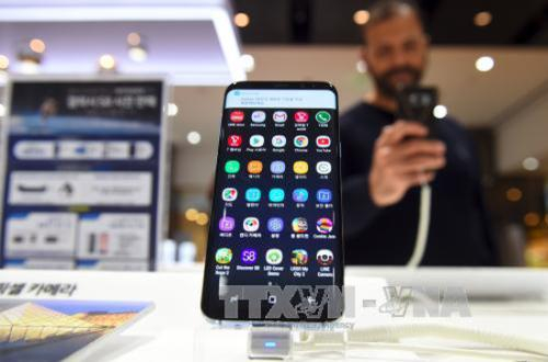 Doanh số Samsung Galaxy S8 cao hơn Galaxy S7. Ảnh: AFP/TTXVN.