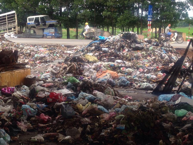 M&ocirc;i trường l&agrave;m việc &ocirc; nhiễm, độc hại v&agrave; nguy hiểm.