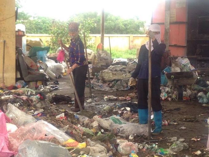 Vĩnh Ph&uacute;c: &ldquo;Nỗi niềm&rdquo; của những c&ocirc;ng nh&acirc;n thu gom r&aacute;c thải ở n&ocirc;ng th&ocirc;n