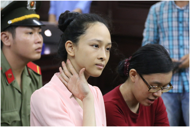 Hoa hậu Trương Hồ Phương Nga v&agrave; Nguyễn Đức Th&ugrave;y Dung đ&atilde; được tại ngoại v&agrave;o ng&agrave;y 29/6.