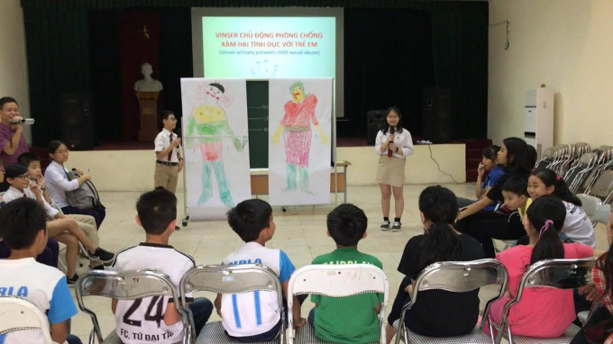 Quy tắc an to&agrave;n được Hiền Anh, Quang Trung truyền tải qua tranh vẽ thực tế khiến vấn đề x&acirc;m hại t&igrave;nh dục trở n&ecirc;n dễ tiếp thu hơn.