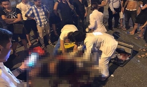 Vụ nam thanh niên bị đâm gục ở đường Võ Chí Công: Mâu thuẫn do... tiểu bậy