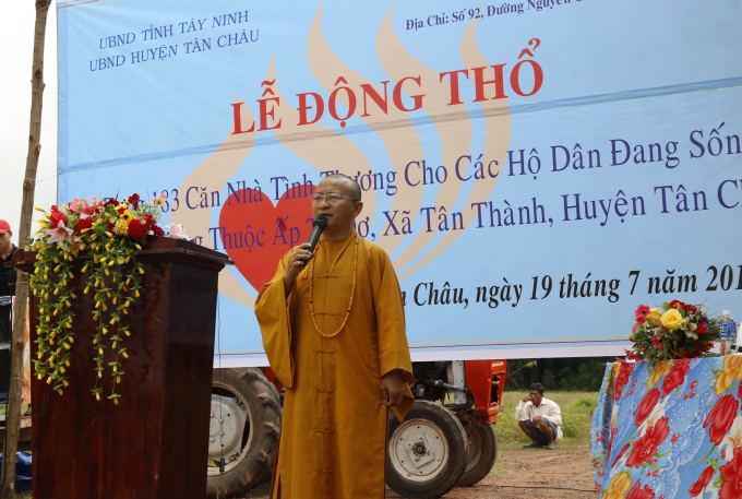 TT. Thich Nhật Từ ph&aacute;t biểu.