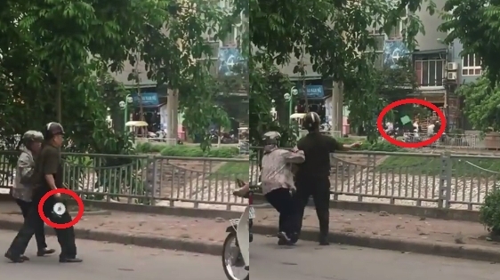 Clip: Cán bộ tự quản ném cân của người bán hàng rong xuống sông Tô Lịch