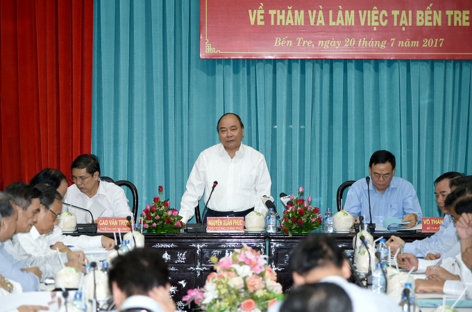 Thủ tướng l&agrave;m việc với l&atilde;nh đạo chủ chốt tỉnh Bến Tre