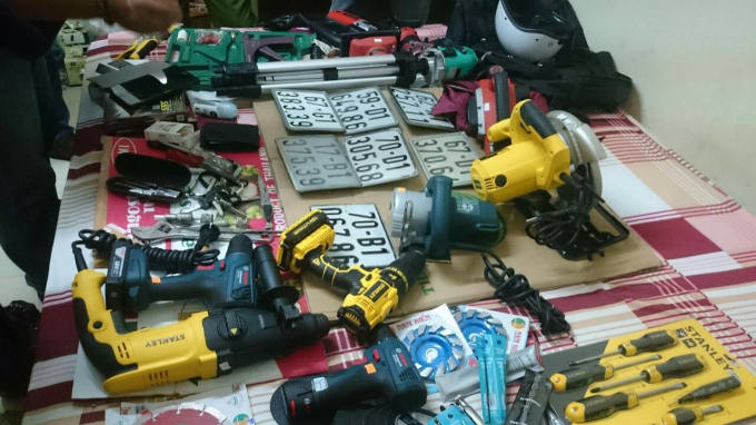 Tang vật thu giữ được của 3 đối tượng.&nbsp;