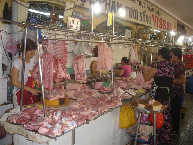 Lượng heo trong d&acirc;n giảm mạnh, cung đ&atilde; ngang với cầu