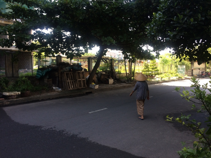 Một số hộ d&acirc;n đ&atilde; ở 10 năm tại đường An Trung 1 chia sẻ dự &aacute;n khởi c&ocirc;ng được 5 năm nhưng m&atilde;i vẫn chưa thấy ho&agrave;n th&agrave;nh.