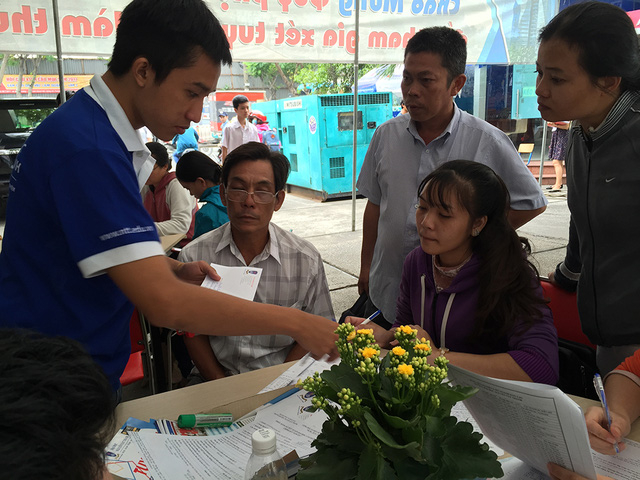 Th&iacute; sinh v&agrave; phụ huynh t&igrave;m hiểu th&ocirc;ng tin để điều chỉnh nguyện vọng tại trường ĐH Nguyễn Tất Th&agrave;nh