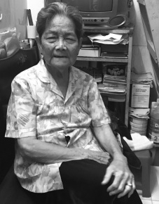 Cụ b&agrave; L&ecirc; Thị Anh thuộc lớp cư d&acirc;n đầu ti&ecirc;n của khu Mả Lạng.