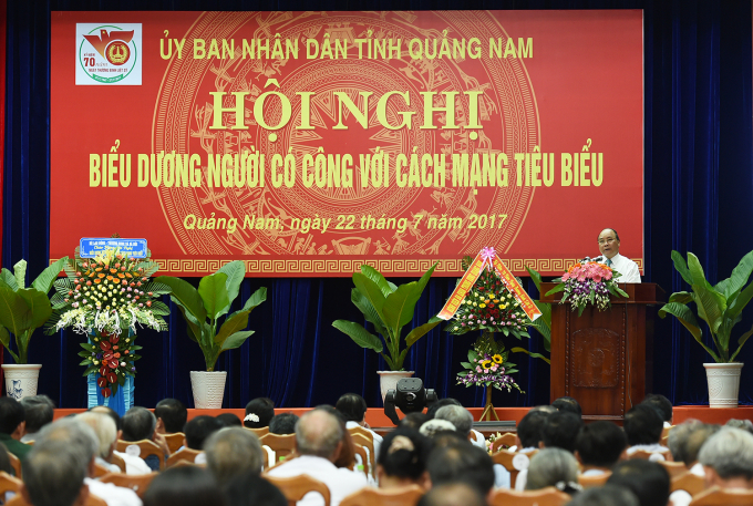 Thủ tướng ph&aacute;t biểu tại hội nghị.