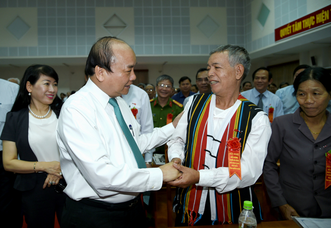 Thủ tướng c&ugrave;ng đại biểu.