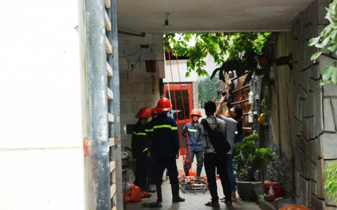 Nơi ph&aacute;t hiện thi thể l&agrave; m&aacute;i bằng nh&ocirc; ra từ tầng hai căn nh&agrave; b&ecirc;n cạnh kh&aacute;ch sạn M.T.