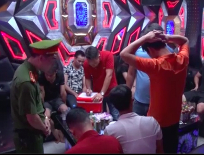 Hiện trường nơi lực lượng c&ocirc;ng an kiểm tra, bắt quả tang c&aacute;c đối tượng sử dụng ma tu&yacute; tr&aacute;i ph&eacute;p.