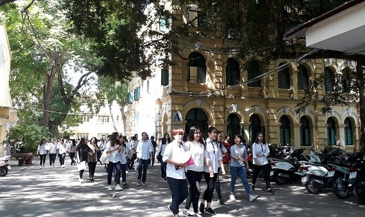 Th&iacute; sinh cần &ldquo;th&ocirc;ng th&aacute;i&rdquo; khi lựa chọn ng&agrave;nh mới. (Ảnh minh họa)