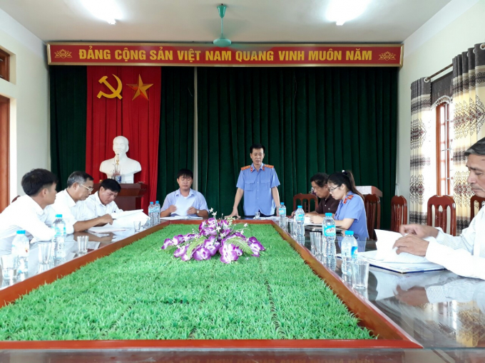 Viện KSND huyện B&igrave;nh Giang phối hợp với UBMTQ kiểm s&aacute;t trực tiếp tại UBND x&atilde; Th&aacute;i H&ograve;a.