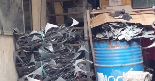 Hà Nội: Bị yêu cầu di dời, cơ sở sản xuất nhôm vẫn ngang nhiên hoạt động và gây ô nhiễm