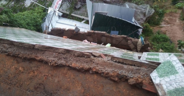 Lâm Đồng: Sập nhà, cụ ông 81 tuổi thoát chết